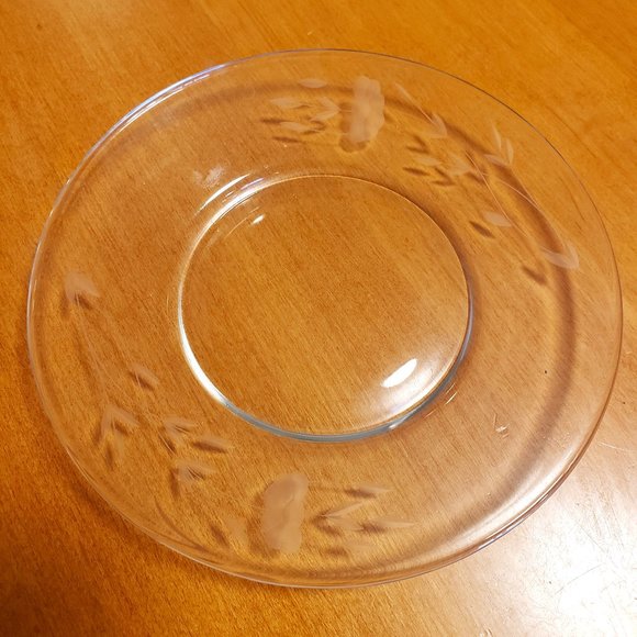 GLASS 6" CLEAR ETCHED SAUCER PLATE DISH - Picture 1 of 2